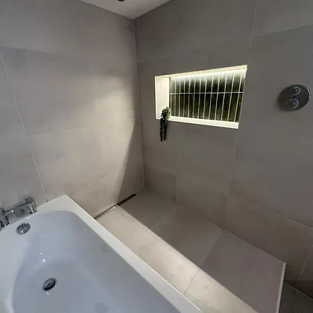 Dog-friendly 2-bed On The Ground Level