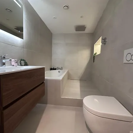 Dog-friendly 2-bed On The Ground Level 公寓 *