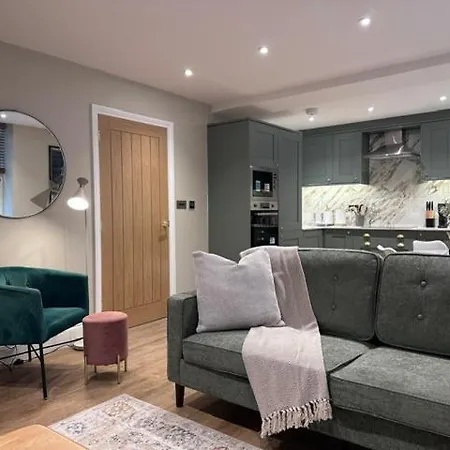 Dog-friendly 2-bed On The Ground Level Apartment