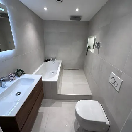 Dog-friendly 2-bed On The Ground Level Apartment Leyburn