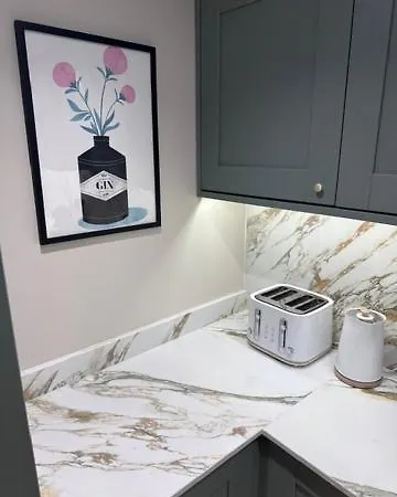 Dog-friendly 2-bed On The Ground Level *