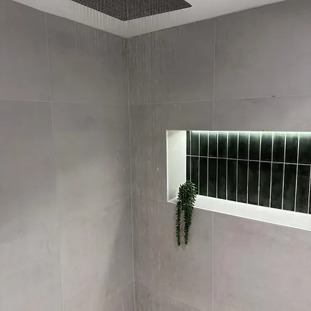 Dog-friendly 2-bed On The Ground Level Apartment